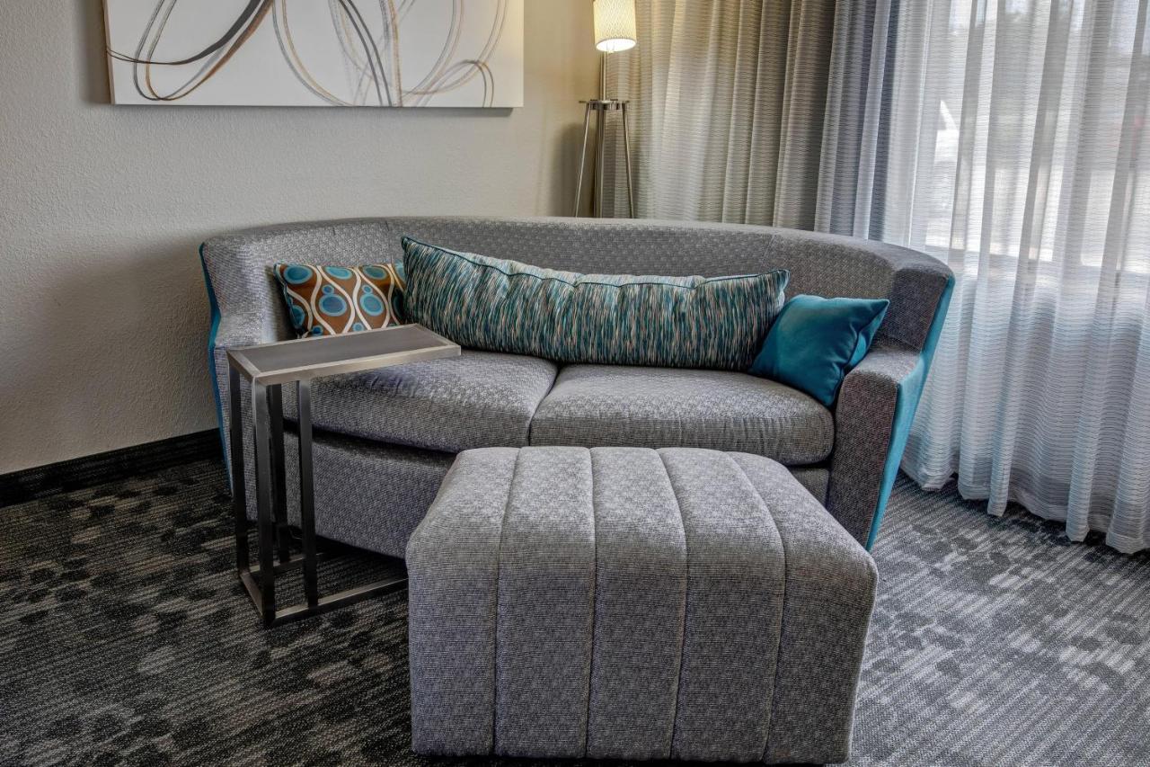 Courtyard By Marriott Troy Hotel Екстериор снимка