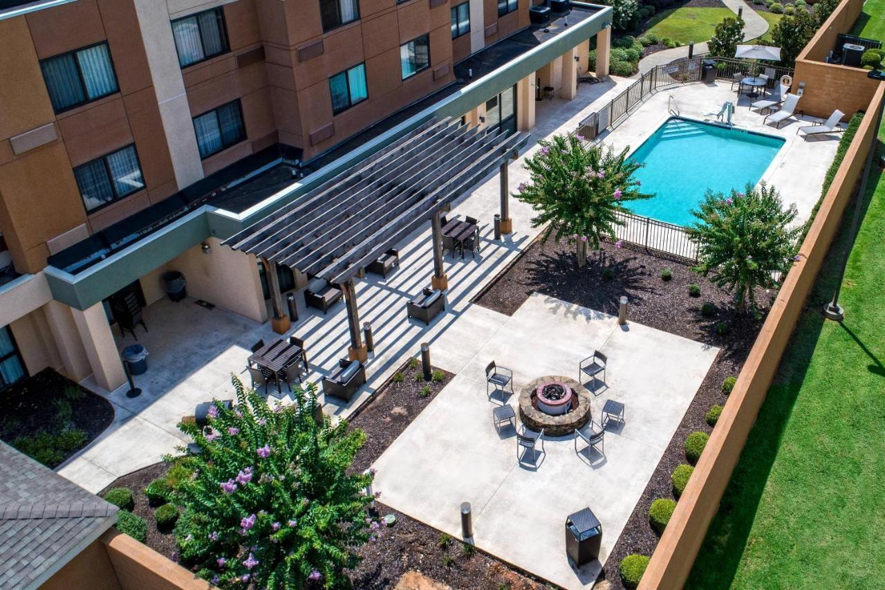 Courtyard By Marriott Troy Hotel Екстериор снимка