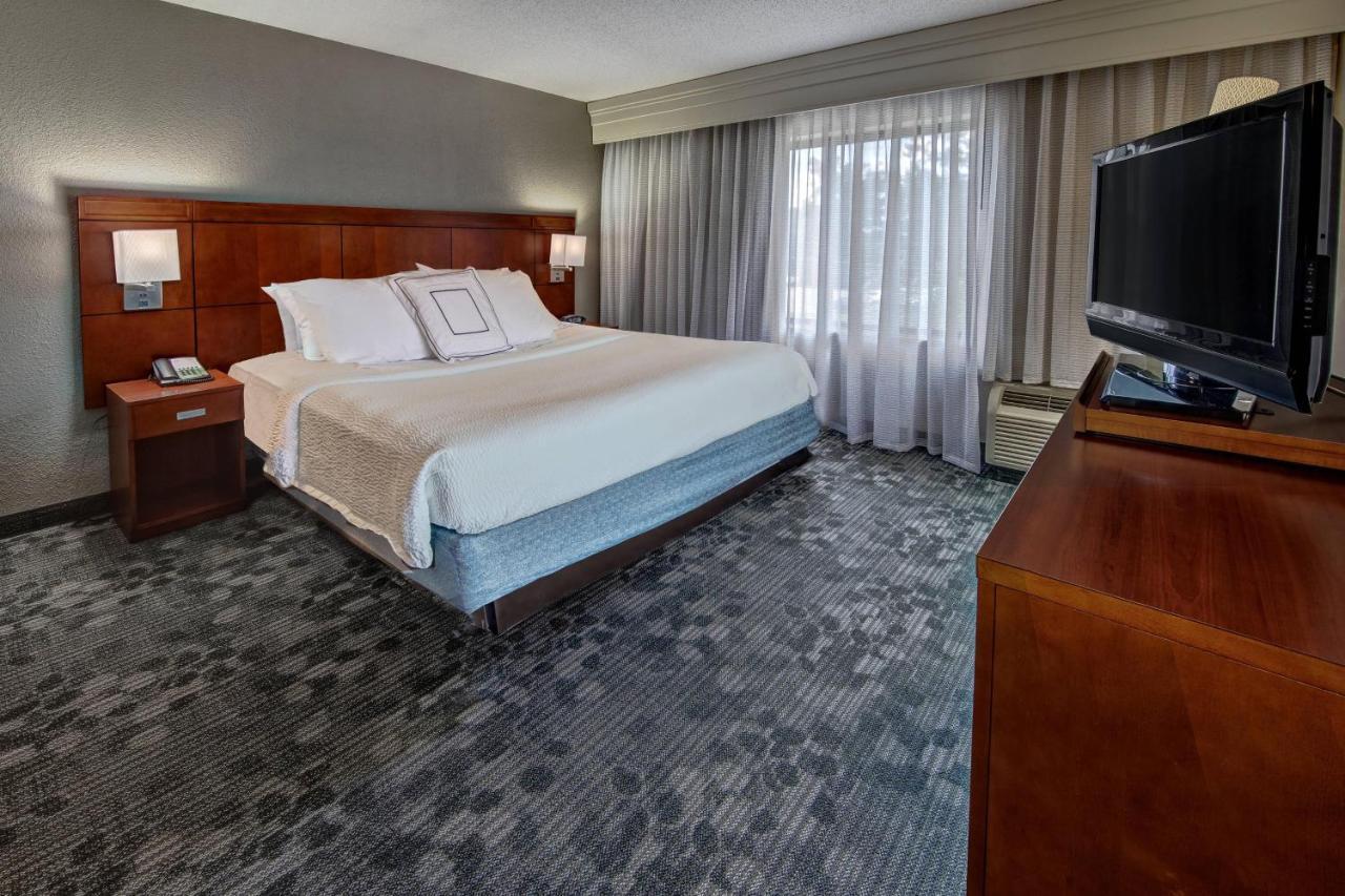 Courtyard By Marriott Troy Hotel Екстериор снимка