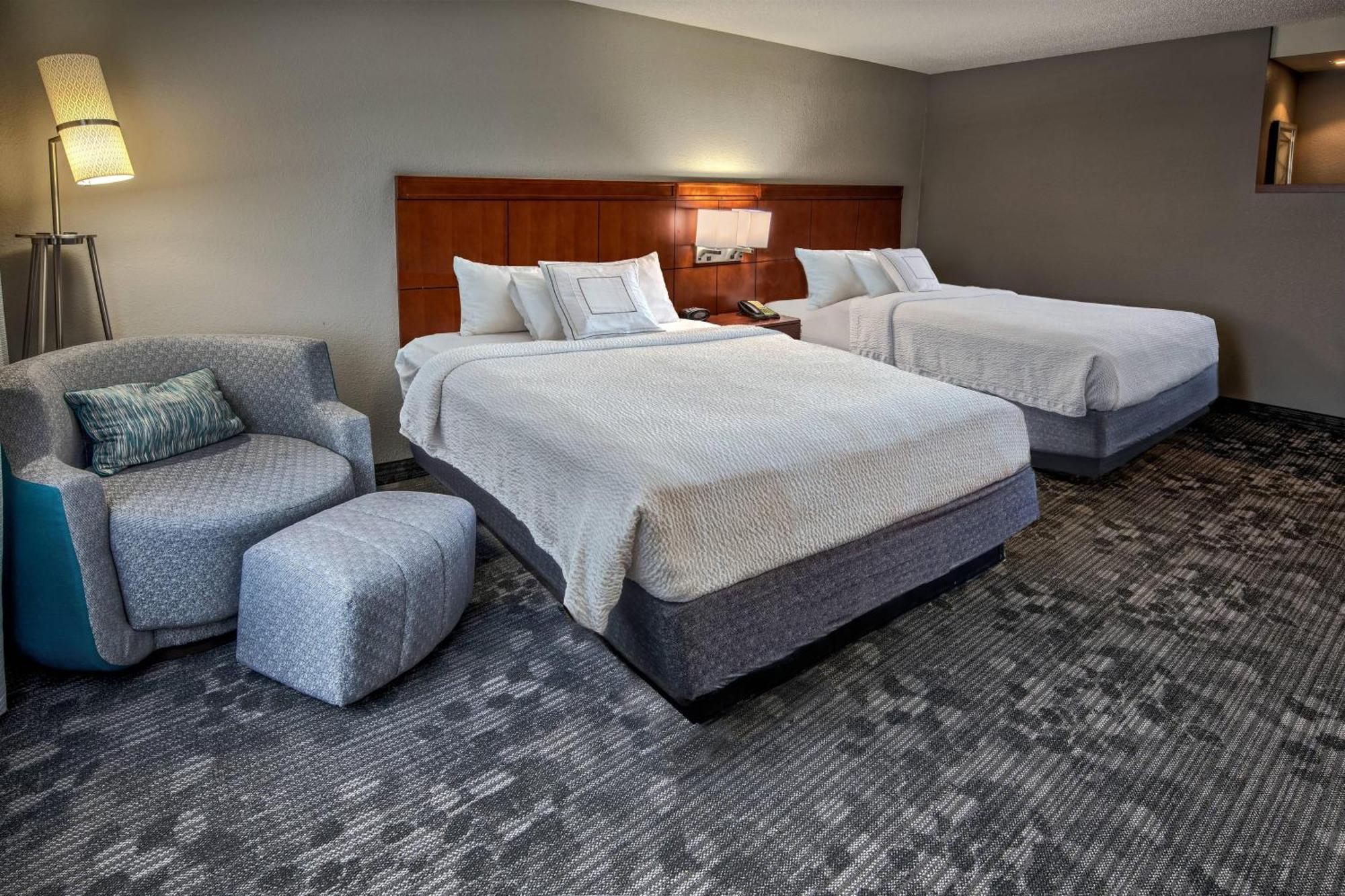 Courtyard By Marriott Troy Hotel Екстериор снимка