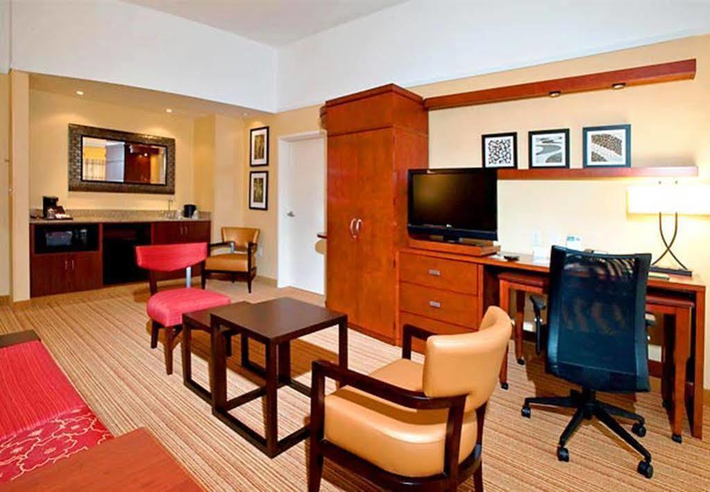 Courtyard By Marriott Troy Hotel Екстериор снимка