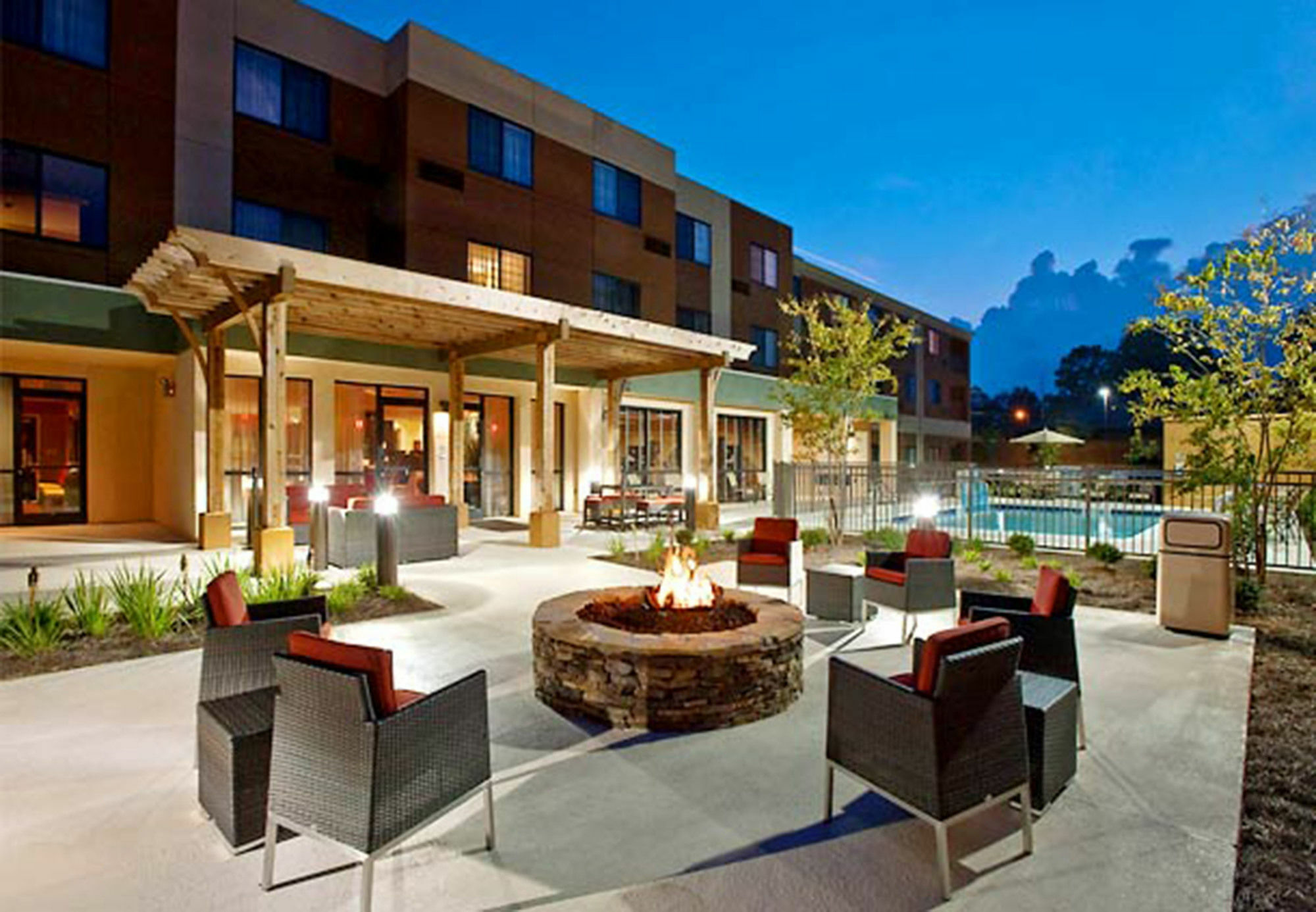 Courtyard By Marriott Troy Hotel Екстериор снимка